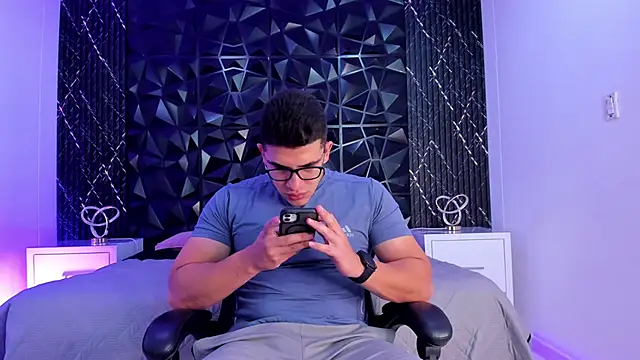 Snapshot of JeffDaltton chatting on 12, 11, 2025 JeffDaltton online show from 12, 11, 2025