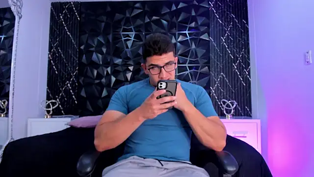 Snapshot of JeffDaltton chatting on 13, 11, 2025 JeffDaltton online show from 13, 11, 2025