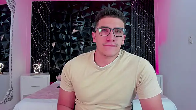 Snapshot of JeffDaltton chatting on 17, 12, 2025 JeffDaltton online show from 17, 12, 2025