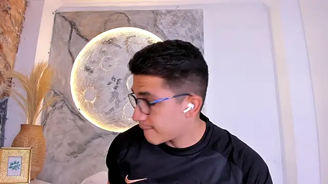 Snapshot of JeffDaltton chatting on 8, 4, 2026 JeffDaltton online show from 8, 4, 2026