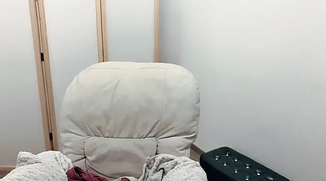 Jeanie Tiya online show from 2, 3, 2025