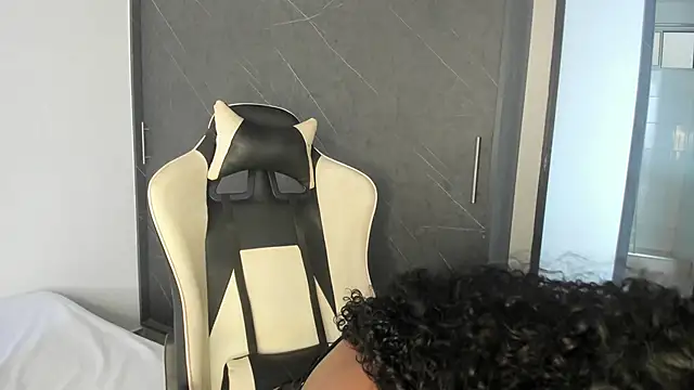 Snapshot of chloe_ebony_ chatting on 7, 6, 2026 chloe ebony online show from 7, 6, 2026