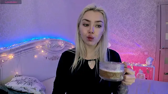 LillyMoure  online show from 15, 1, 2026