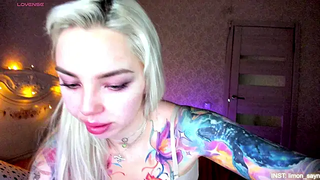 LillyMoure  online show from 14, 4, 2026