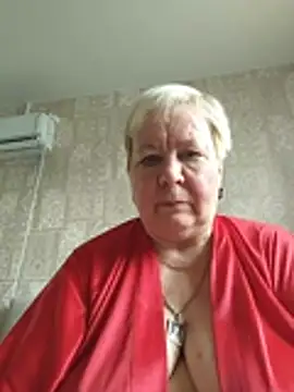 Snapshot of EffectFiona chatting on 3, 7, 2026 EffectFiona online show from 3, 7, 2026
