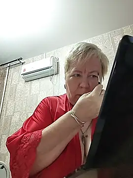 Snapshot of EffectFiona chatting on 5, 7, 2026 EffectFiona online show from 5, 7, 2026