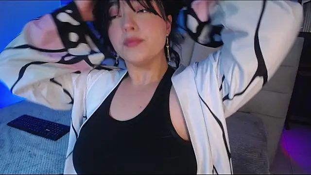 Snapshot of Miss_Loise chatting on 12, 9, 2025 Miss Loise online show from 12, 9, 2025