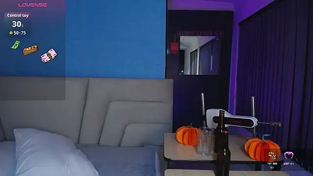 Snapshot of Miss_Loise chatting on 28, 9, 2025 Miss Loise online show from 28, 9, 2025