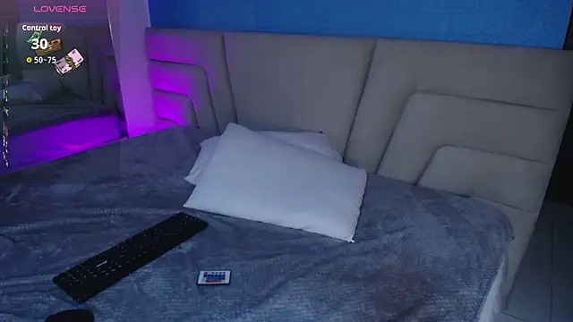 Snapshot of Miss_Loise chatting on 2, 10, 2025 Miss Loise online show from 2, 10, 2025