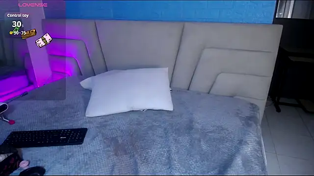 Snapshot of Miss_Loise chatting on 3, 10, 2025 Miss Loise online show from 3, 10, 2025