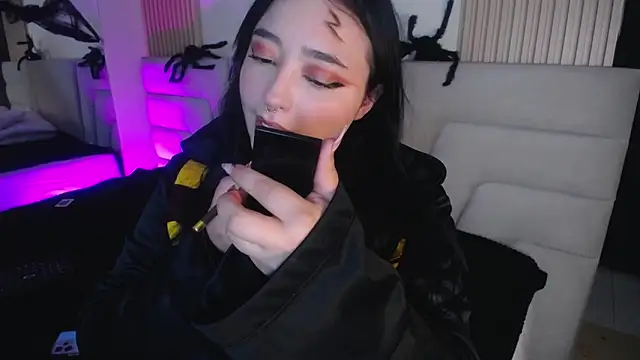 Snapshot of Miss_Loise chatting on 31, 10, 2025 Miss Loise online show from 31, 10, 2025