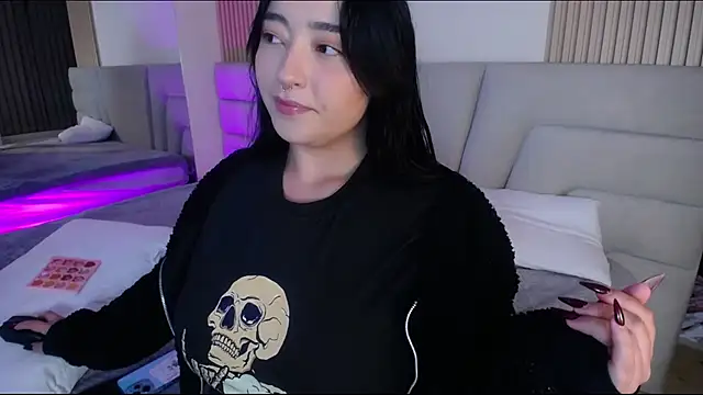 Snapshot of Miss_Loise chatting on 24, 11, 2025 Miss Loise online show from 24, 11, 2025