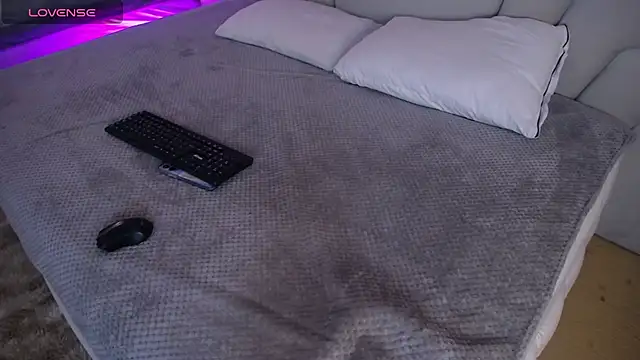 Snapshot of Miss_Loise chatting on 27, 11, 2025 Miss Loise online show from 27, 11, 2025