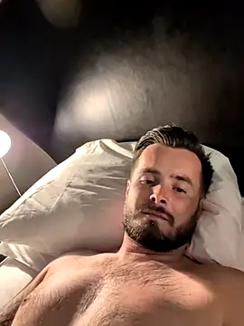 Snapshot of Brightspark22 chatting on 11, 4, 2026 Brightspark22 online show from 11, 4, 2026