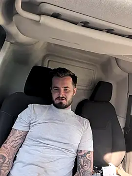 Snapshot of Brightspark22 chatting on 13, 4, 2026 Brightspark22 online show from 13, 4, 2026