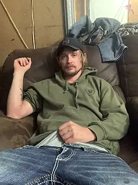 Snapshot of Midwestalpha chatting on 18, 5, 2026 Midwestalpha online show from 18, 5, 2026