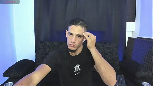 Snapshot of jhonnysnow17 chatting on 15, 5, 2026 jhonnysnow17 online show from 15, 5, 2026