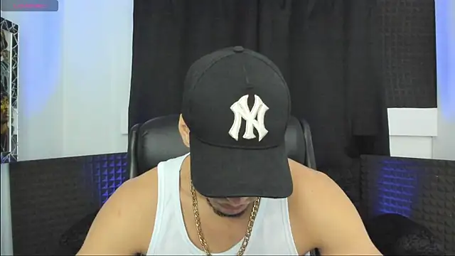 Snapshot of jhonnysnow17 chatting on 13, 7, 2026 jhonnysnow17 online show from 13, 7, 2026