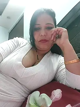 Snapshot of Poojabhabi101 chatting on 5, 3, 2025 Poojabhabi101 online show from 5, 3, 2025