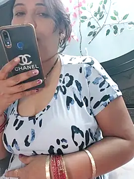 Snapshot of Poojabhabi101 chatting on 6, 11, 2025 Poojabhabi101 online show from 6, 11, 2025