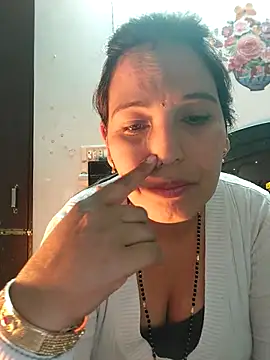 Poojabhabi101 online show from 15, 1, 2026