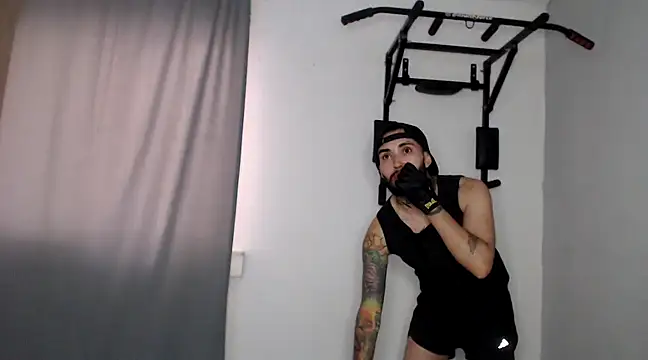 Snapshot of transgenderboy chatting on 9, 3, 2025 transgenderboy online show from 9, 3, 2025