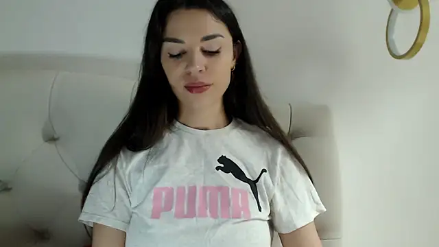 Snapshot of Mika_Gold chatting on 19, 4, 2026 Mika Gold online show from 19, 4, 2026