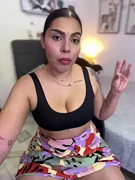 GigiiStone online show from 5, 1, 2025