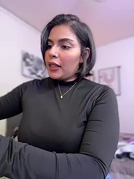 GigiiStone online show from 1, 2, 2025