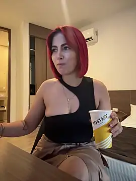 zafiro mo0n online show from 6, 1, 2025