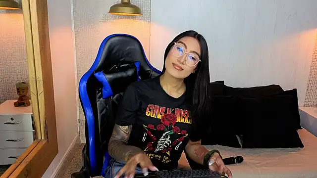 Snapshot of Taly_Fox chatting on 9, 3, 2026 Taly Fox online show from 9, 3, 2026