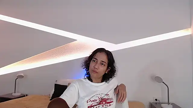 hot little bunny online show from 22, 12, 2024