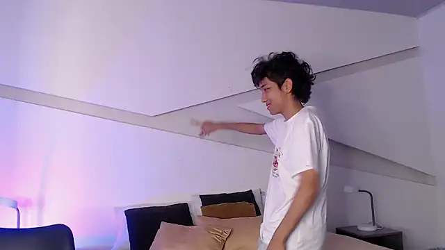 hot little bunny online show from 11, 3, 2025