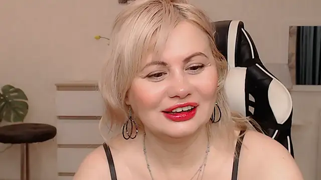 Lola Richie online show from 12, 10, 2025