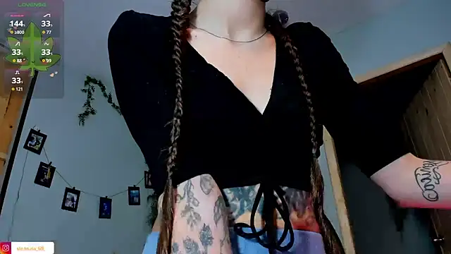 VickyJackson  online show from 6, 1, 2026