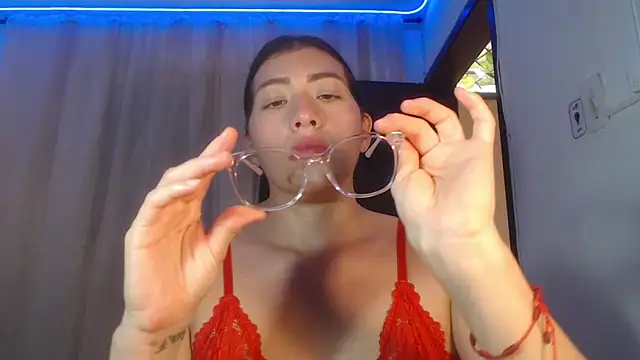 DaMikaela  online show from 21, 2, 2025