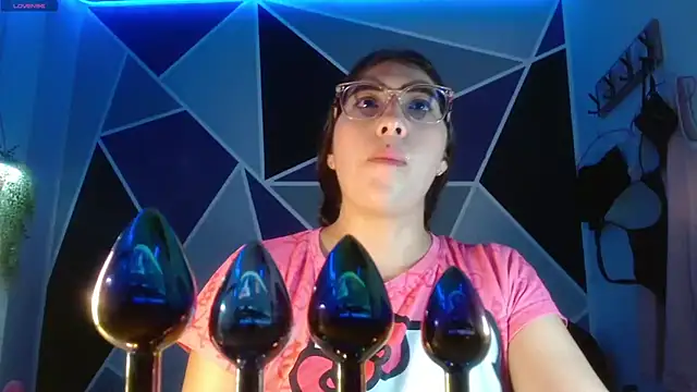 DaMikaela  online show from 16, 9, 2025