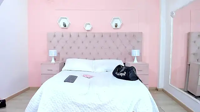 Snapshot of CinthiaCollins chatting on 3, 2, 2025 CinthiaCollins online show from 3, 2, 2025