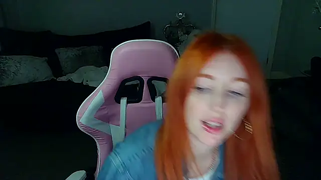 Snapshot of Red_firesquirt chatting on 24, 12, 2024 Red firesquirt online show from 24, 12, 2024