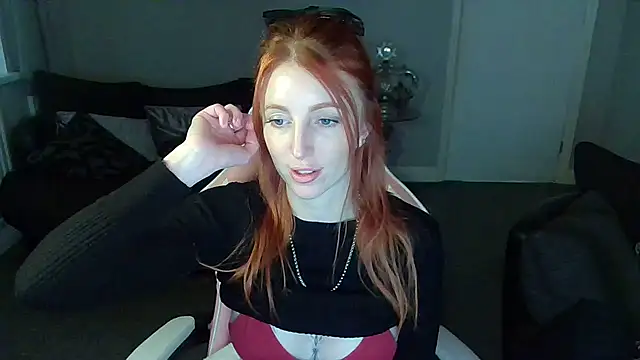 Snapshot of Red_firesquirt chatting on 6, 1, 2025 Red firesquirt online show from 6, 1, 2025
