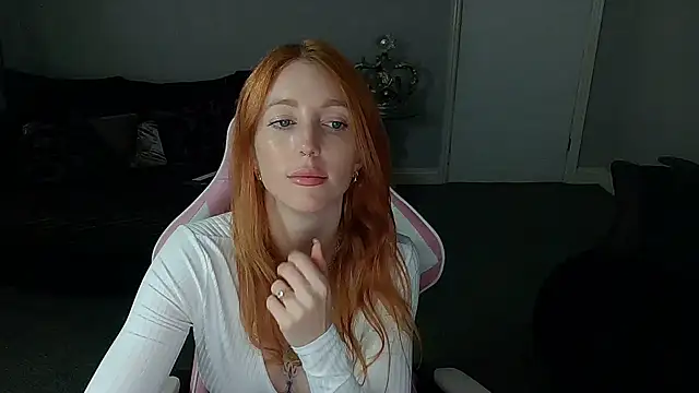 Snapshot of Red_firesquirt chatting on 8, 10, 2025 Red firesquirt online show from 8, 10, 2025