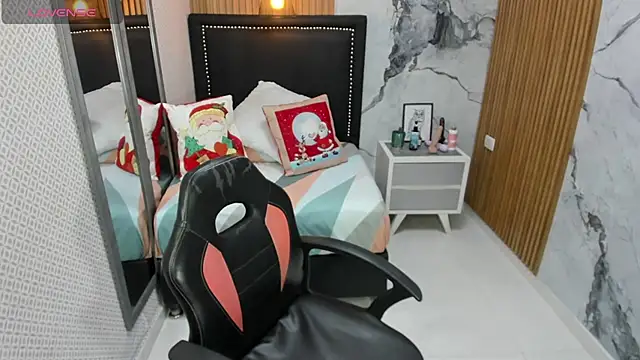 LORENADAVIES online show from 25, 11, 2025