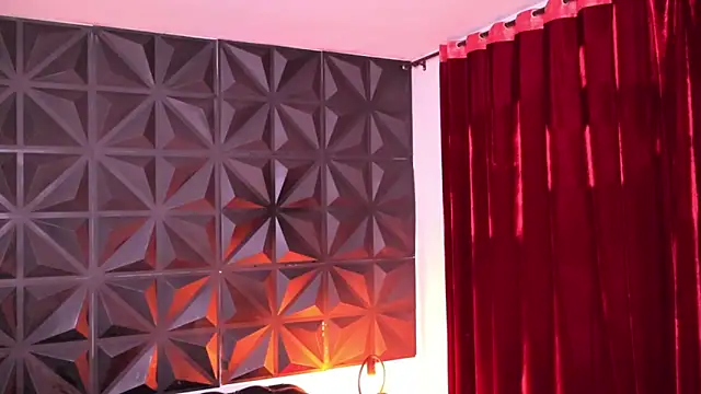 Misselektra   online show from 13, 2, 2025