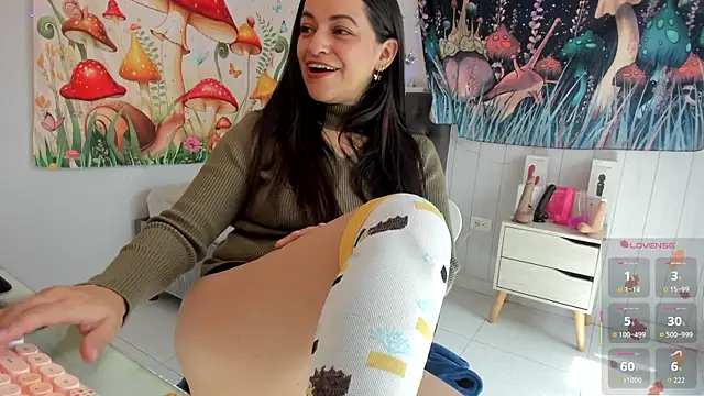 LovelyAzucena online show from 28, 11, 2025