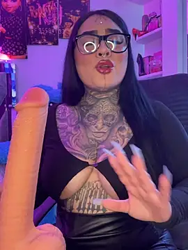 Snapshot of CloeeBeckam chatting on 8, 3, 2026 CloeeBeckam online show from 8, 3, 2026