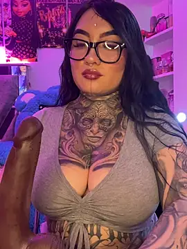 Snapshot of CloeeBeckam chatting on 12, 3, 2026 CloeeBeckam online show from 12, 3, 2026