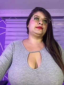 MiiaaJoness online show from 3, 3, 2025