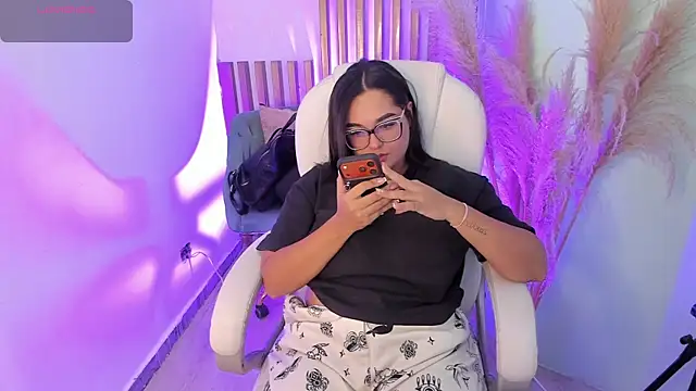 Snapshot of CelesteBrucee chatting on 9, 1, 2026 CelesteBrucee online show from 9, 1, 2026