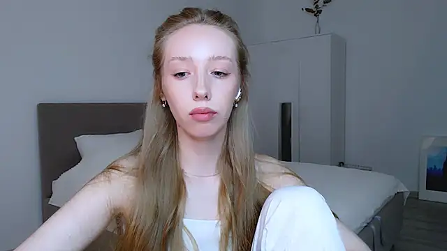 Luna insniity online show from 23, 2, 2025