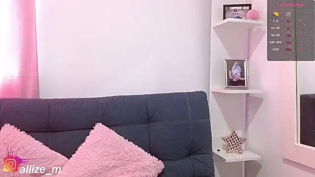 Snapshot of aliicee_m chatting on 8, 12, 2024 aliicee m online show from 8, 12, 2024